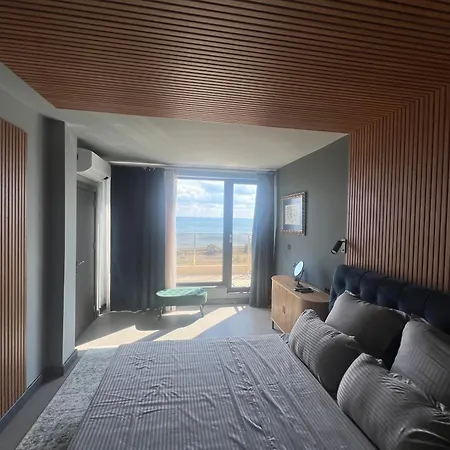 Panorama Apartment *